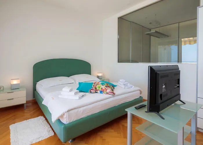 Апартаменты Seaside Gold 1row *